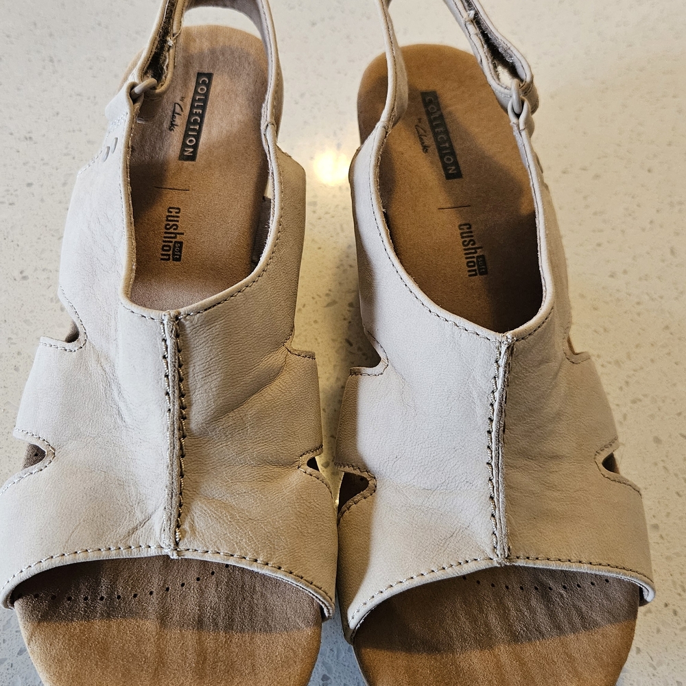 Clarks Women's Cream Leather Sandals